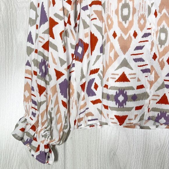 Andree By Unit | Geometric Button Down Balloon Sleeve Blouse Size Medium - Picture 4 of 6